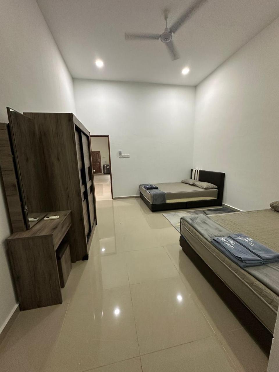 Homestay Kemaman Fyna08 Semi-D, 4 Bedrooms Dekat Pantai Kijal Exterior foto